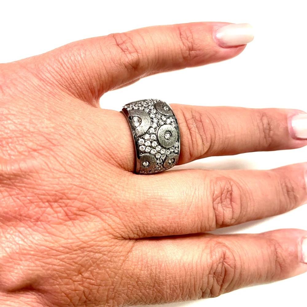 Beautiful sterling silver cocktail ring!